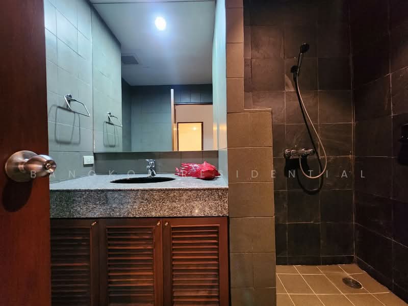 Raintree Village Apartment, Bangkok, 21 Soi Sukhumvit 41, Khlong Tan Nua, Watthana, Bangkok, 3 Bedrooms, 278 sqm, Apartment For Rent, by Bangkok Residential, 500491877 - DDproperty.com