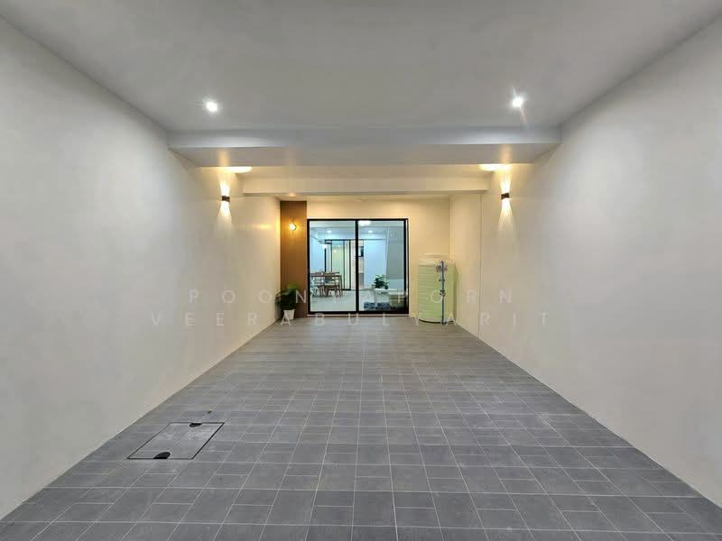 ทาวน์เฮ้าส์ : ซอยเรวดี 57 นนทบุรี, Nonthaburi, Talat Kwan, Muang Nonthaburi, Nonthaburi, 3 Bedrooms, 136 sqm, Townhouse For Sale, by Poonyaporn Veerabulyarit, 500491884 - DDproperty.com