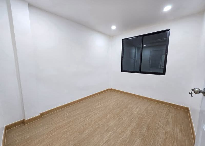 ทาวน์เฮ้าส์ : ซอยเรวดี 57 นนทบุรี, Nonthaburi, Talat Kwan, Muang Nonthaburi, Nonthaburi, 3 Bedrooms, 136 sqm, Townhouse For Sale, by Poonyaporn Veerabulyarit, 500491884 - DDproperty.com