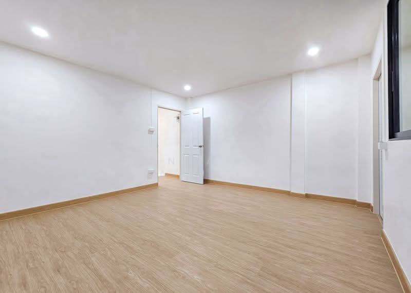 ทาวน์เฮ้าส์ : ซอยเรวดี 57 นนทบุรี, Nonthaburi, Talat Kwan, Muang Nonthaburi, Nonthaburi, 3 Bedrooms, 136 sqm, Townhouse For Sale, by Poonyaporn Veerabulyarit, 500491884 - DDproperty.com