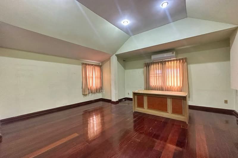 เมืองเอก, Pathum Thani, ถนนเอกบูรพา, Lak Hok, Muang Pathum Thani, Pathum Thani, 4 Bedrooms, 300 sqm, Single Detached House For Sale, by คุณนนท์, 500491913 - DDproperty.com
