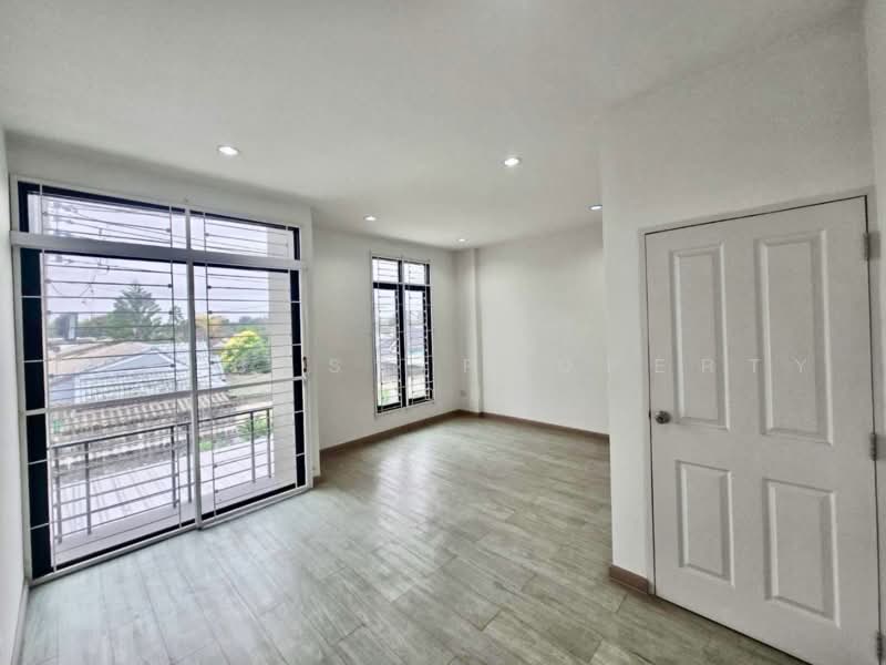 เดอะเซ็นทรัล 3 อัสสัมชัญ-ศรีราชา, ชลบุรี, สุรศักดิ์, ศรีราชา, ชลบุรี, 115 ตร.ม., ทาวน์เฮ้าส์ ขาย, โดย The Best Property ก้อย, 500492056 - DDproperty.com