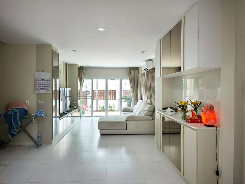 บ้านเดี่ยว 2 ชั้น 65 ตร.ว. ซอยพุ่มอุไร ถนนรัชดาภิเษก, กรุงเทพ, ถนนรัชดาภิเษก, สามเสนนอก, ห้วยขวาง, กรุงเทพ, 260 ตร.ม., บ้านเดี่ยว ขาย, โดย คุณ สุภาพร มณีวรรณ (ใหม่), 500492058 - DDproperty.com
