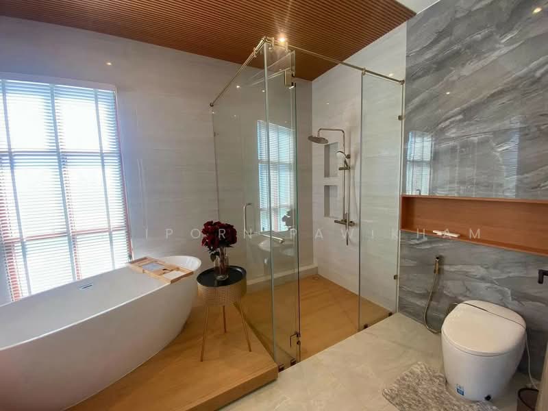5-BR Villa, Chon Buri (Pattaya), Poong, Bang Lamung (Pattaya), Chon Buri (Pattaya), 5 Bedrooms, 300 sqm, Villa For Sale, by Thitiporn Pawikham, 500492100 - DDproperty.com