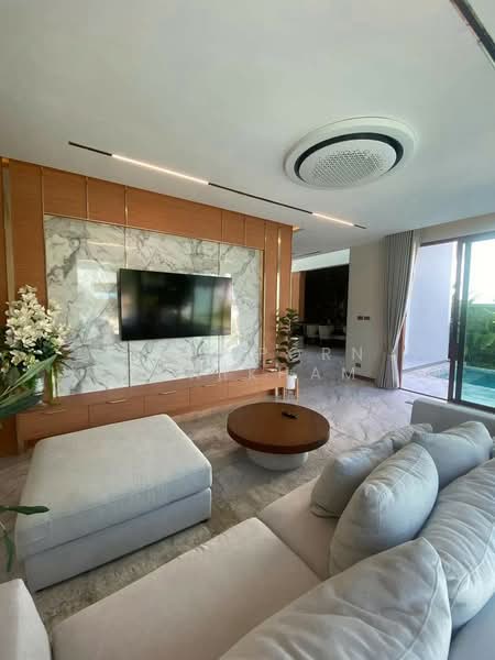 5-BR Villa, Chon Buri (Pattaya), Poong, Bang Lamung (Pattaya), Chon Buri (Pattaya), 5 Bedrooms, 300 sqm, Villa For Sale, by Thitiporn Pawikham, 500492100 - DDproperty.com