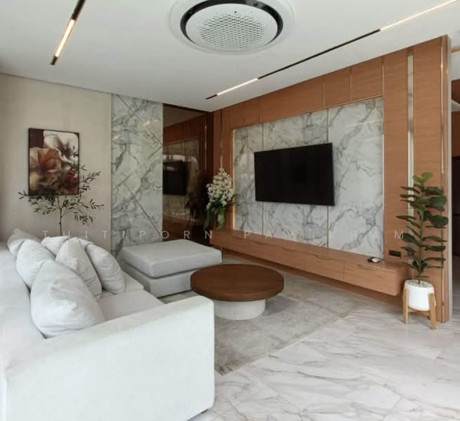 5-BR Villa, Chon Buri (Pattaya), Poong, Bang Lamung (Pattaya), Chon Buri (Pattaya), 5 Bedrooms, 300 sqm, Villa For Sale, by Thitiporn Pawikham, 500492100 - DDproperty.com
