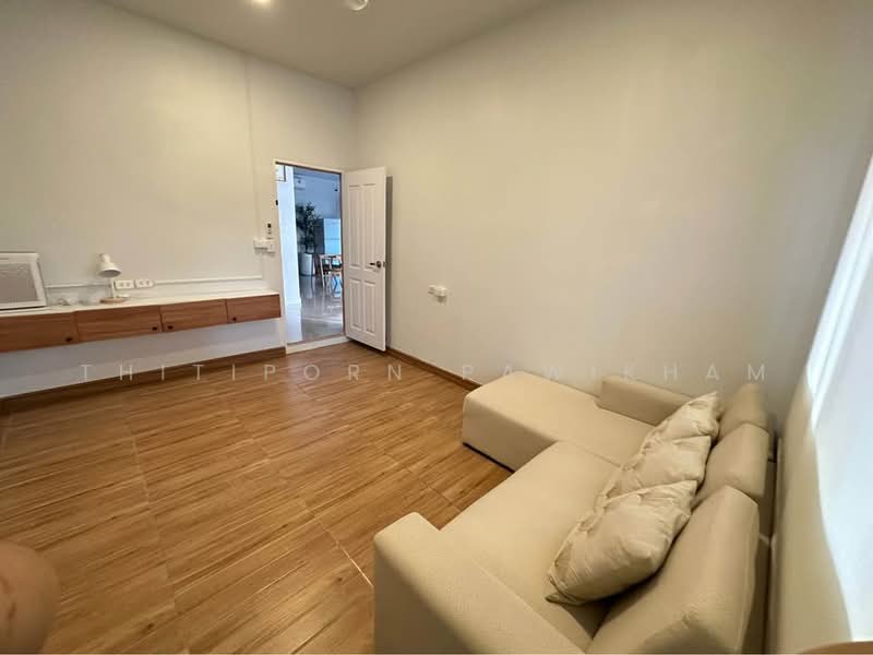 undefined, Chon Buri (Pattaya), Nong Pru, Bang Lamung (Pattaya), Chon Buri (Pattaya), 4 Bedrooms, 325 sqm, Single Detached House For Sale, by Thitiporn Pawikham, 500492106 - DDproperty.com