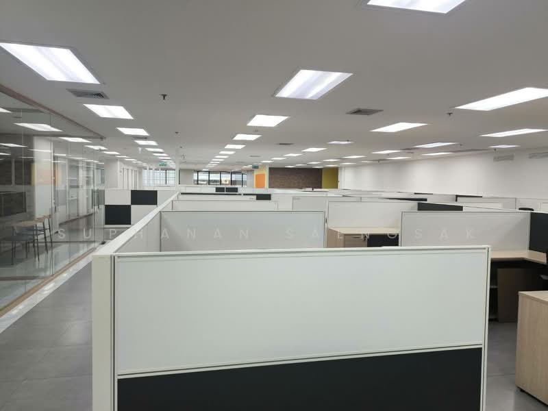 Lake Ratchada Office Complex, Bangkok, 193–195 Ratchadaphisek Road, Khlong Toei, Bangkok, , 672 sqm, Office Space For Rent, by Suphanan Saengsak, 500492138 - DDproperty.com