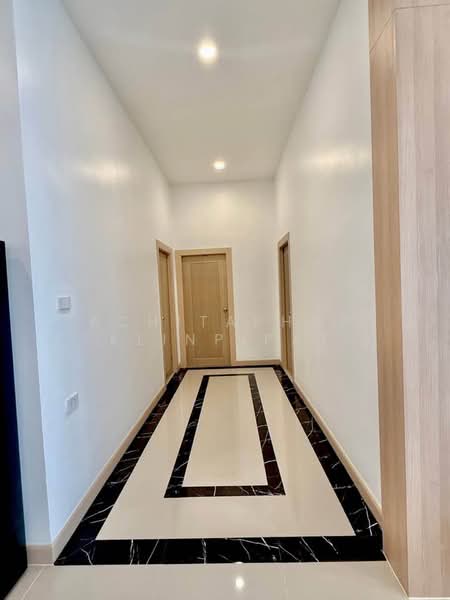 3-BR House, Chon Buri (Pattaya), Poong, Bang Lamung (Pattaya), Chon Buri (Pattaya), 3 Bedrooms, 204 sqm, Single Detached House For Sale, by Achitaphop Klinpipat, 500492177 - DDproperty.com