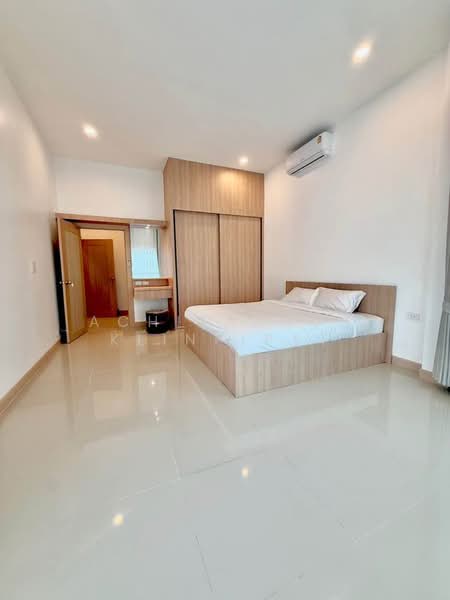3-BR House, Chon Buri (Pattaya), Poong, Bang Lamung (Pattaya), Chon Buri (Pattaya), 3 Bedrooms, 204 sqm, Single Detached House For Sale, by Achitaphop Klinpipat, 500492177 - DDproperty.com