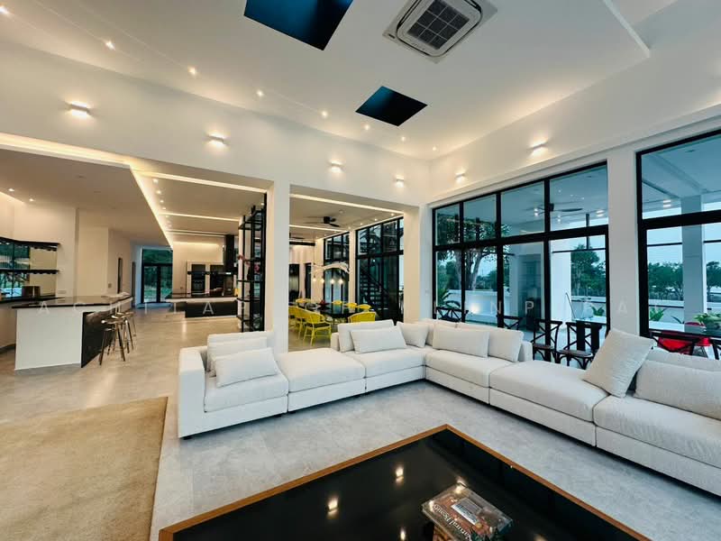 4-BR House, Chon Buri (Pattaya), Huai Yai, Bang Lamung (Pattaya), Chon Buri (Pattaya), 4 Bedrooms, 530 sqm, Single Detached House For Sale, by Achitaphop Klinpipat, 500492205 - DDproperty.com