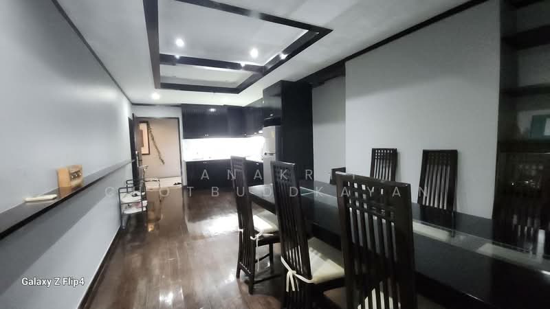 State Tower, Bangkok, 1055 Silom Road, Silom, Bang Rak, Bangkok, 1 Bedroom, 68 sqm, Condo For Sale, by Tanakrit Chotbuddkayan, 500492252 - DDproperty.com