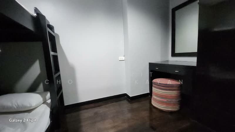 State Tower, Bangkok, 1055 Silom Road, Silom, Bang Rak, Bangkok, 1 Bedroom, 68 sqm, Condo For Sale, by Tanakrit Chotbuddkayan, 500492252 - DDproperty.com