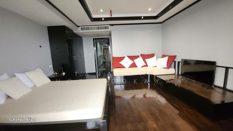 State Tower, Bangkok, 1055 Silom Road, Silom, Bang Rak, Bangkok, 1 Bedroom, 68 sqm, Condo For Sale, by Tanakrit Chotbuddkayan, 500492252 - DDproperty.com