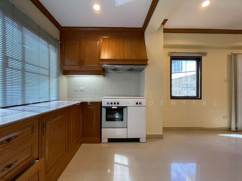 Promsak Mansion, Bangkok, สุขุมวิท 3 Sukhumvit, Khlong Tan Nua, Watthana, Bangkok, 3 Bedrooms, 220 sqm, Apartment For Rent, by Bangkok Residential, 500492339 - DDproperty.com