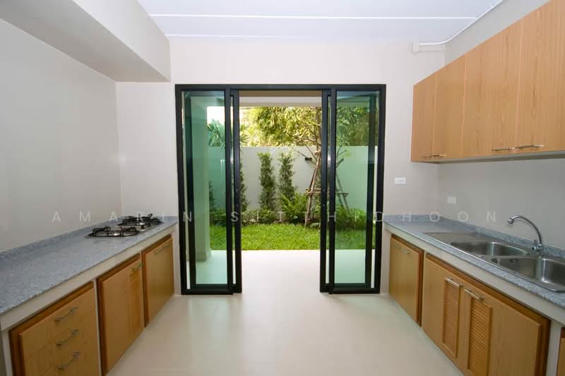 House in Ekkamai Soi 10, Bangkok, Khlong Tan Nua, Watthana, Bangkok, 4 Bedrooms, 385 sqm, Single Detached House For Rent, by Amarin Sitthidhoon, 500492393 - DDproperty.com