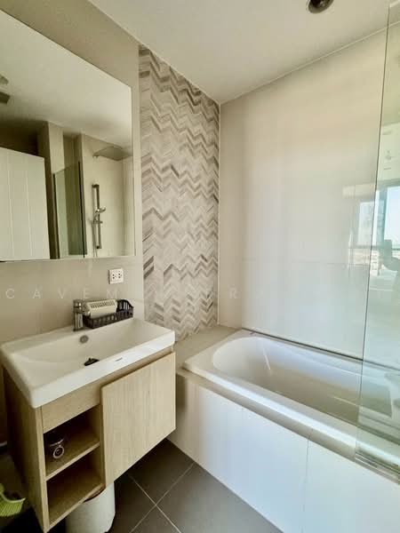 Oka Haus Sukhumvit 36, Bangkok, 3399 Rama 4 Road, Khong Tan, Khlong Toei, Bangkok, 1 Bedroom, 35 sqm, Condo For Rent, by Caveman Property, 500492424 - DDproperty.com