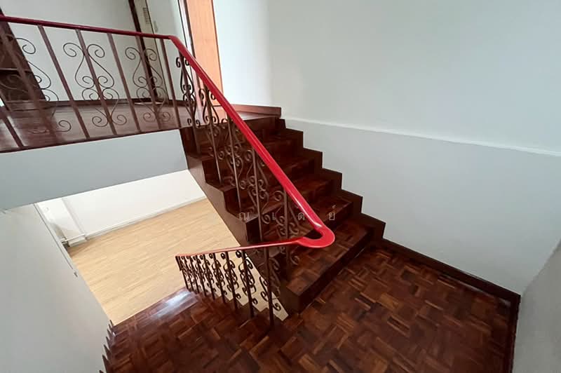 ขายทาวน์เฮาส์ 2 ชั้น ถนนลาดพร้าว ซอยลาดพร้าว 65/1 ใกล้รถไฟฟ้าสายสีเหลือง-ทางด่วนฉลองรัช, Bangkok, ถนนลาดพร้าว, Wang Thonglang, Bangkok, 3 Bedrooms, 140 sqm, Townhouse For Sale, by คุณเดย์, 500492450 - DDproperty.com