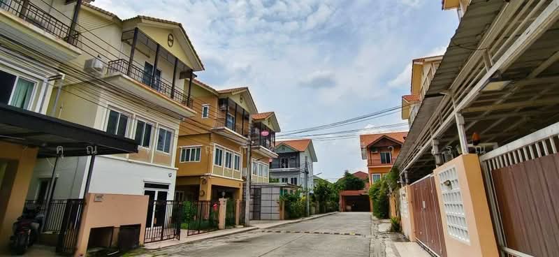 Baan Lapawan 17, Nonthaburi, Ratchaphruek Road, Bang Rak Noi, Muang Nonthaburi, Nonthaburi, 6 Bedrooms, 300 sqm, Townhouse For Sale, by คุณ พาณิภัค มณีวรรณ (พิม), 500492624 - DDproperty.com