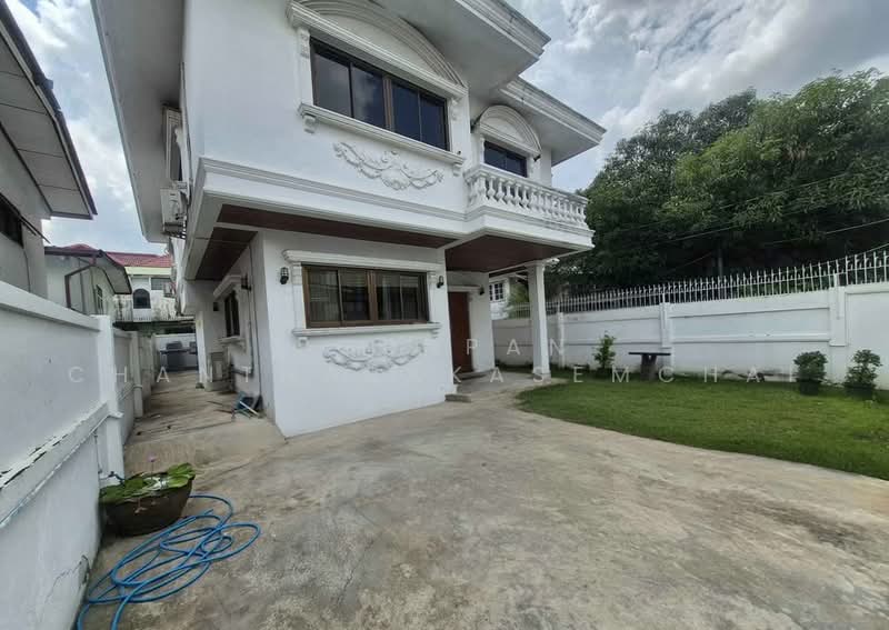 4-BR House, Bangkok, Huai Khwang, Bangkok, 4 Bedrooms, 445 sqm, Single Detached House For Rent, by Pornpan Chantharakasemchai, 500492654 - DDproperty.com