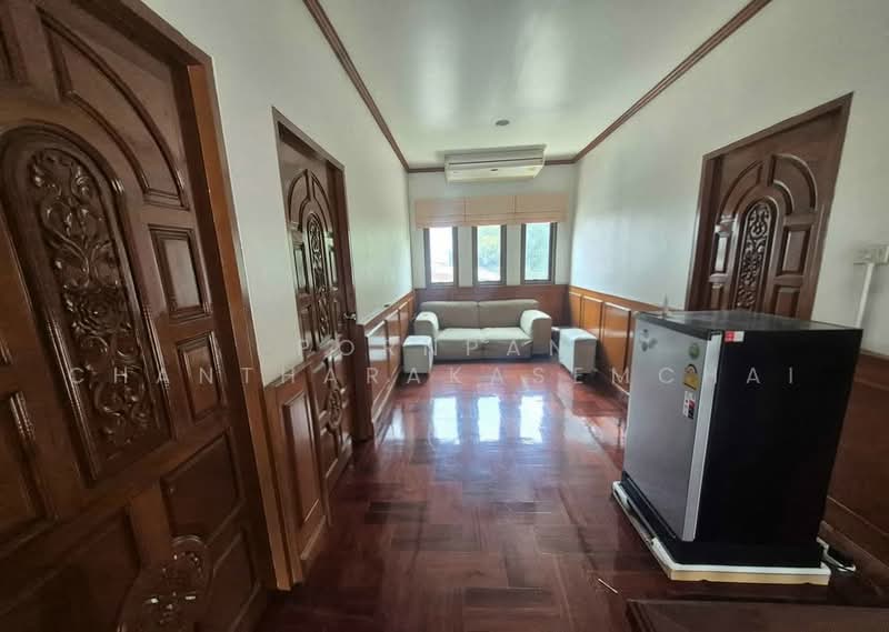 4-BR House, Bangkok, Huai Khwang, Bangkok, 4 Bedrooms, 445 sqm, Single Detached House For Rent, by Pornpan Chantharakasemchai, 500492654 - DDproperty.com