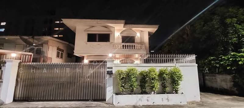 4-BR House, Bangkok, Huai Khwang, Bangkok, 4 Bedrooms, 445 sqm, Single Detached House For Sale, by Pornpan Chantharakasemchai, 500492658 - DDproperty.com