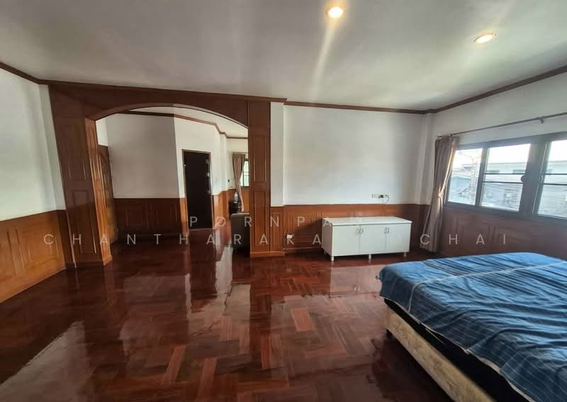 4-BR House, Bangkok, Huai Khwang, Bangkok, 4 Bedrooms, 445 sqm, Single Detached House For Sale, by Pornpan Chantharakasemchai, 500492658 - DDproperty.com