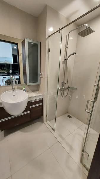 Sky Walk Residences, Bangkok, 1599 Sukhumvit Road, Phra Kanong Nua, Watthana, Bangkok, 1 Bedroom, 37 sqm, Condo For Sale, by Jakree Buajatturat, 500492660 - DDproperty.com