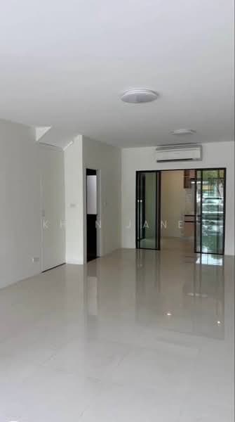 Areeya Mandarina Sukhumvit 77 : อารียา แมนดารีนา สุขุมวิท 77, กรุงเทพ, ถนนสุขุมวิท 77 (อ่อนนุช), สวนหลวง, กรุงเทพ, 225 ตร.ม., ทาวน์เฮ้าส์ ให้เช่า, โดย Khun Jane, 500492704 - DDproperty.com