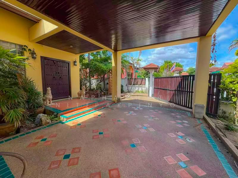 Urgent Sale! Detached House in Bang Saray, Chon Buri (Pattaya), Bang Sa-re, Sattahip, Chon Buri (Pattaya), 3 Bedrooms, 200 sqm, Single Detached House For Sale, by Naphaphat Nitipakpinyo, 500492741 - DDproperty.com