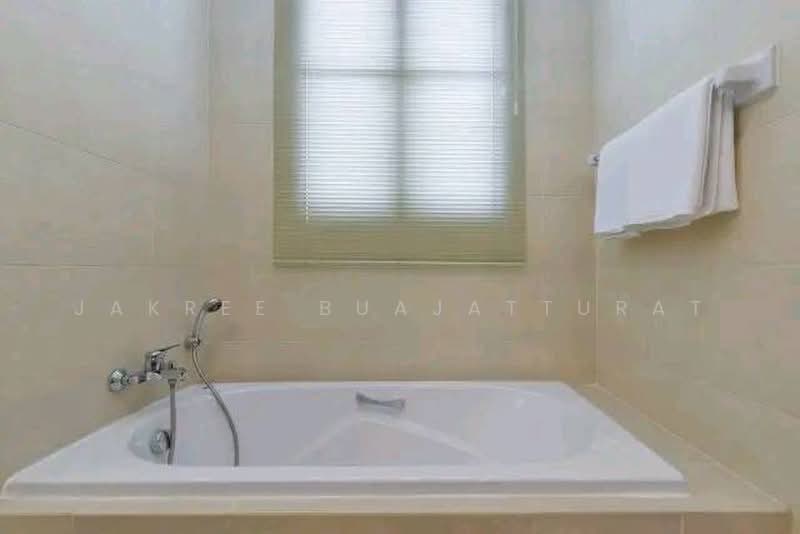 Grand Mercure Bangkok Asoke Residence, Bangkok, 50 5 Soi Sukhumvit 19, Khlong Tan Nua, Watthana, Bangkok, 3 Bedrooms, 220 sqm, Apartment For Rent, by Jakree Buajatturat, 500492746 - DDproperty.com
