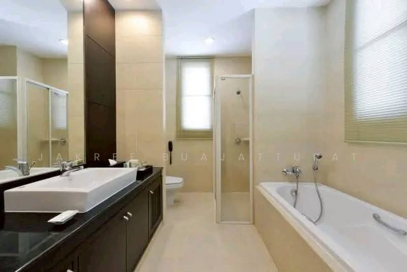 Grand Mercure Bangkok Asoke Residence, Bangkok, 50 5 Soi Sukhumvit 19, Khlong Tan Nua, Watthana, Bangkok, 3 Bedrooms, 220 sqm, Apartment For Rent, by Jakree Buajatturat, 500492746 - DDproperty.com