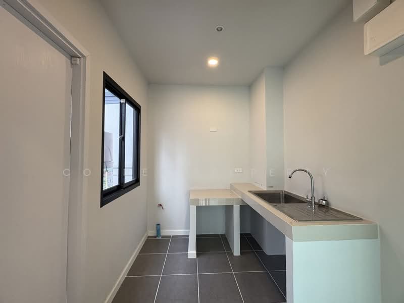 Britania Wongwaen Chatuchot : บริทาเนีย วงแหวน จตุโชติ, Pathum Thani, ถ. หทัยราษฎร์, Bung Kham Proi, Lam Luk Ka, Pathum Thani, 3 Bedrooms, 140 sqm, Townhouse For Sale, by Connex Property, 500492794 - DDproperty.com