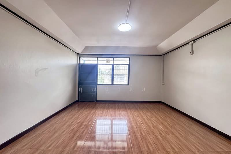 ขายทาวน์เฮาส์ 2 ชั้น 29 ตร.ว. ซอยนวมินทร์ 111 รีโนเวทใหม่ พร้อมอยู่ ค้าขายได้, Bangkok, ถนนนวมินทร์, Nawamin, Bueng Kum, Bangkok, 2 Bedrooms, 170 sqm, Townhouse For Sale, by คุณปาล์ม, 500492860 - DDproperty.com