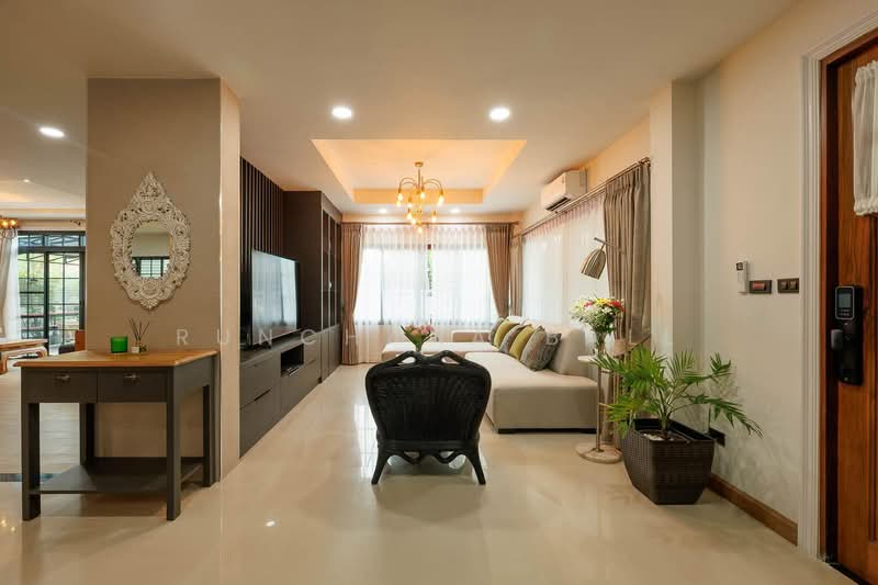 Modern Pool Villa in Mae Hia, Chiang Mai, Mae Hia, Muang Chiang Mai, Chiang Mai, 5 Bedrooms, 380 sqm, Single Detached House For Sale, by Runchana Ball, 500492868 - DDproperty.com