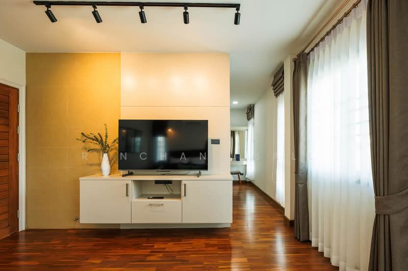 Modern Pool Villa in Mae Hia, Chiang Mai, Mae Hia, Muang Chiang Mai, Chiang Mai, 5 Bedrooms, 380 sqm, Single Detached House For Sale, by Runchana Ball, 500492868 - DDproperty.com
