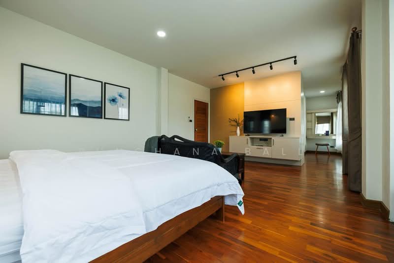 Modern Pool Villa in Mae Hia, Chiang Mai, Mae Hia, Muang Chiang Mai, Chiang Mai, 5 Bedrooms, 380 sqm, Single Detached House For Sale, by Runchana Ball, 500492868 - DDproperty.com