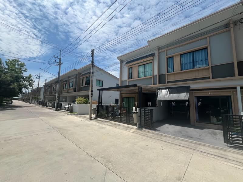 Siri Place Wongwaen-Lamlukka, Pathum Thani, Bung Kham Proi, Lam Luk Ka, Pathum Thani, 3 Bedrooms, 99 sqm, Townhouse For Sale, by คุณน้อง เกรทเทสต์, 500492916 - DDproperty.com