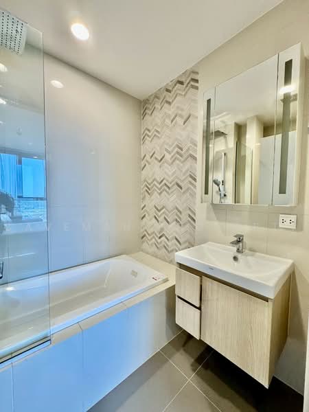 Oka Haus Sukhumvit 36, Bangkok, 3399 Rama 4 Road, Khong Tan, Khlong Toei, Bangkok, 1 Bedroom, 35 sqm, Condo For Rent, by Caveman Property, 500492929 - DDproperty.com