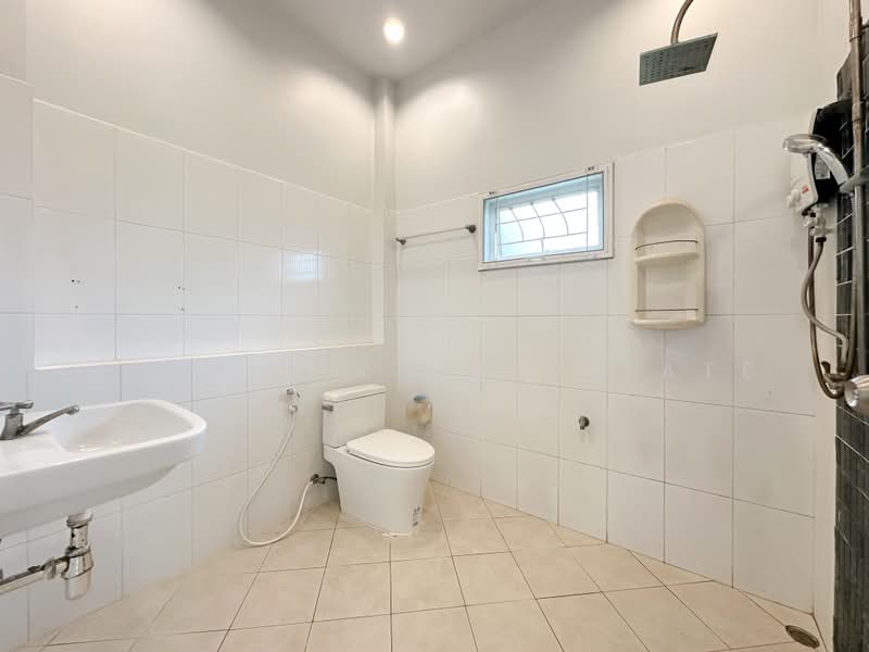 House with land, Soi R.P.Ch, Pathum Thani, Lak Hok, Muang Pathum Thani, Pathum Thani, 3 Bedrooms, 170 sqm, Single Detached House For Sale, by Haus Living Estate, 500492993 - DDproperty.com