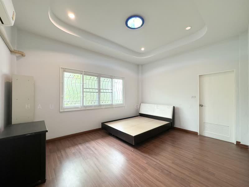 House with land, Soi R.P.Ch, Pathum Thani, Lak Hok, Muang Pathum Thani, Pathum Thani, 3 Bedrooms, 170 sqm, Single Detached House For Sale, by Haus Living Estate, 500492993 - DDproperty.com