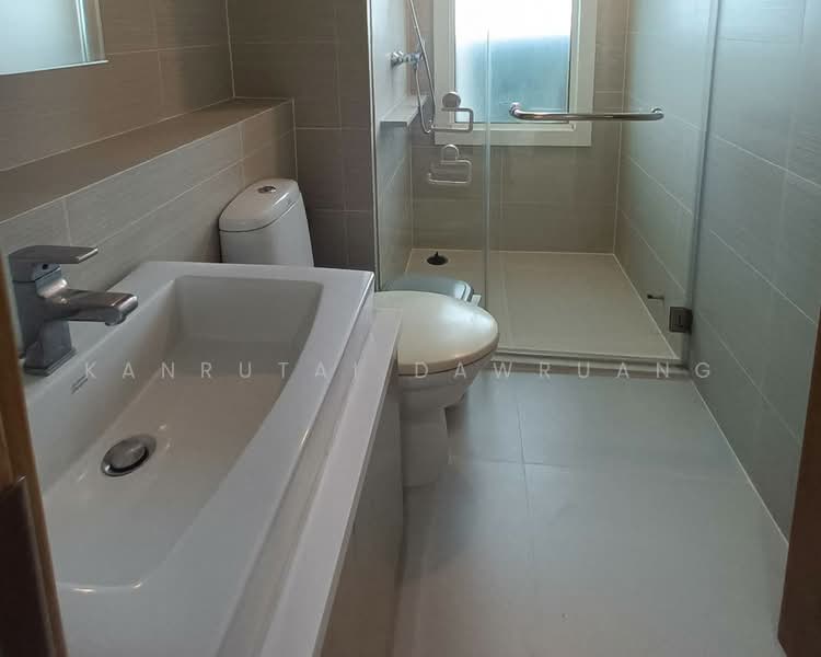Siri At Sukhumvit, Bangkok, 902 Sukhumvit Road, Phra Kanong, Khlong Toei, Bangkok, 3 Bedrooms, 101 sqm, Condo For Rent, by Kanrutai Dawruang, 500493007 - DDproperty.com