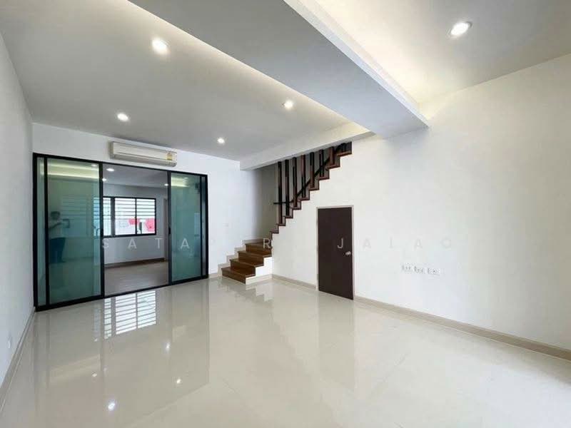 Bless Town Sukhumvit 50, Bangkok, Sukhumvit 50 Road, Phra Kanong, Khlong Toei, Bangkok, 3 Bedrooms, 82 sqm, Townhouse For Sale, by Sataporn Jalao, 500493019 - DDproperty.com