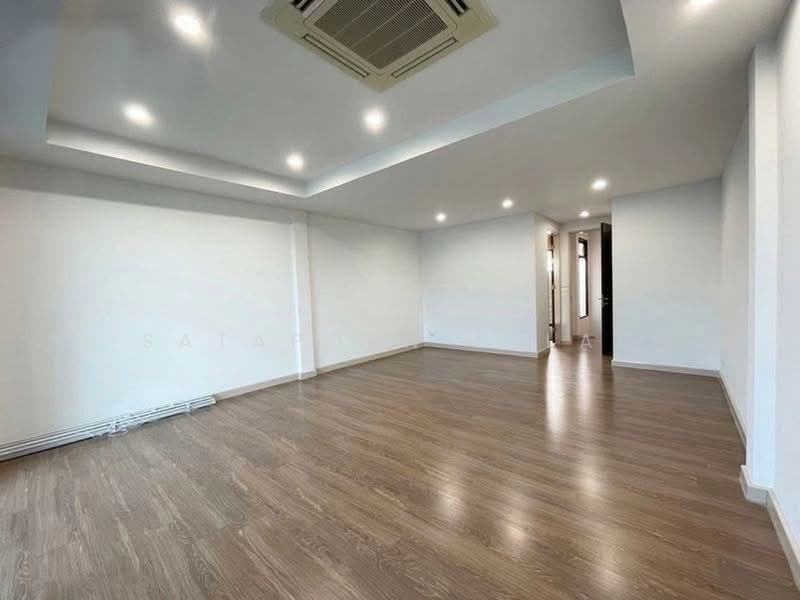 Bless Town Sukhumvit 50, Bangkok, Sukhumvit 50 Road, Phra Kanong, Khlong Toei, Bangkok, 3 Bedrooms, 82 sqm, Townhouse For Sale, by Sataporn Jalao, 500493019 - DDproperty.com