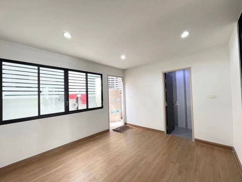 Bless Town Sukhumvit 50, Bangkok, Sukhumvit 50 Road, Phra Kanong, Khlong Toei, Bangkok, 3 Bedrooms, 82 sqm, Townhouse For Sale, by Sataporn Jalao, 500493019 - DDproperty.com