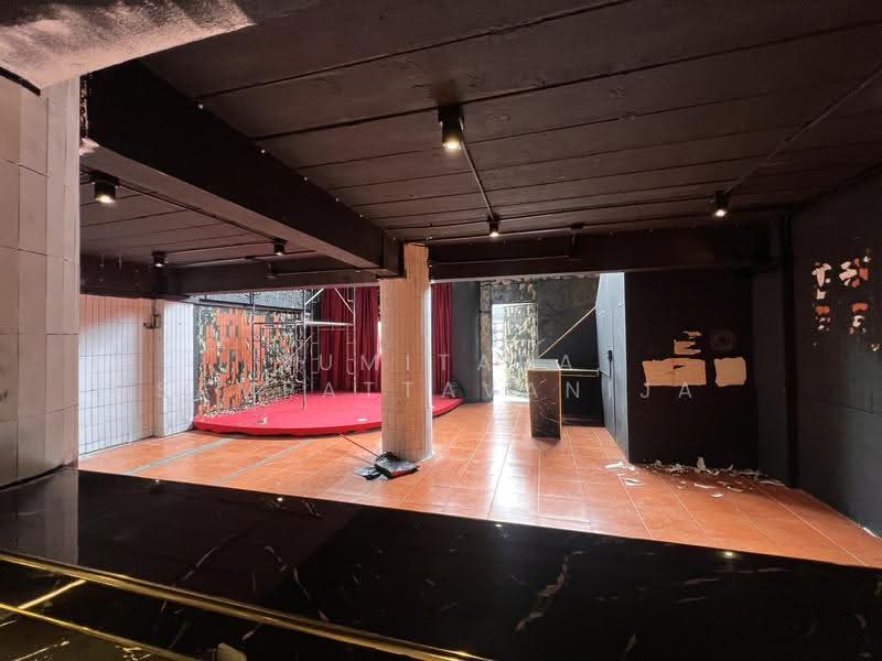 พื้นที่ให้เช่าทองหล่อ สุขุมวิท : Space for rent Thonglor, Sukhumvit, กรุงเทพ, คลองตันเหนือ, วัฒนา, กรุงเทพ, 200 ตร.ม., ตึกแถว-อาคารพาณิชย์ ให้เช่า, โดย Sumitara Sampattavanija, 500493026 - DDproperty.com