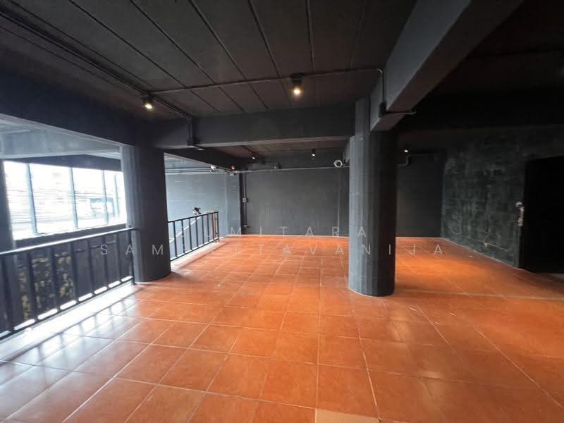 พื้นที่ให้เช่าทองหล่อ สุขุมวิท : Space for rent Thonglor, Sukhumvit, กรุงเทพ, คลองตันเหนือ, วัฒนา, กรุงเทพ, 200 ตร.ม., ตึกแถว-อาคารพาณิชย์ ให้เช่า, โดย Sumitara Sampattavanija, 500493026 - DDproperty.com