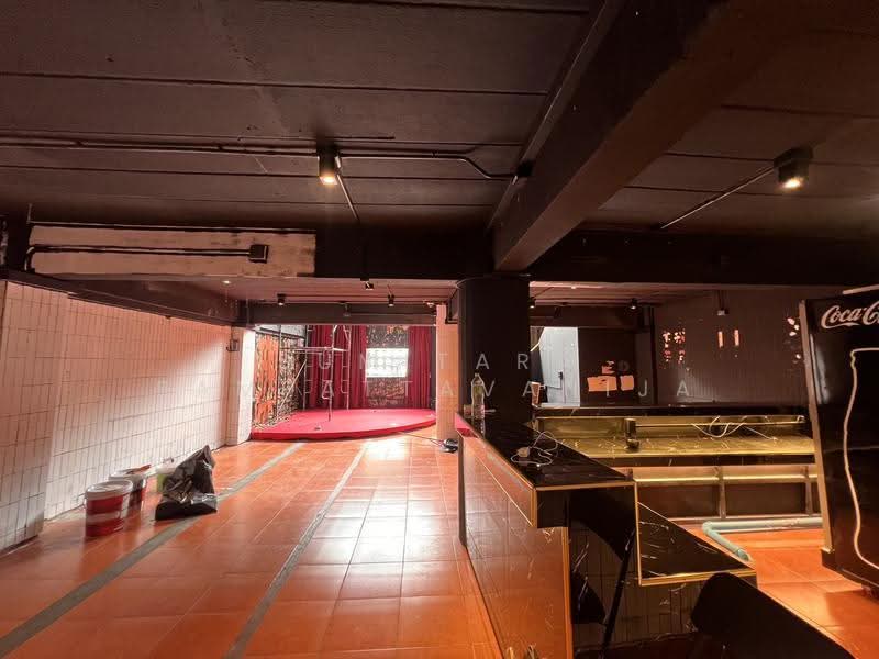 พื้นที่ให้เช่าทองหล่อ สุขุมวิท : Space for rent Thonglor, Sukhumvit, กรุงเทพ, คลองตันเหนือ, วัฒนา, กรุงเทพ, 200 ตร.ม., ตึกแถว-อาคารพาณิชย์ ให้เช่า, โดย Sumitara Sampattavanija, 500493026 - DDproperty.com