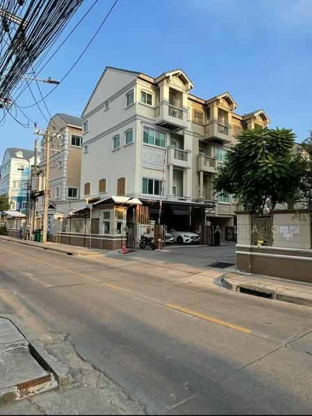 3-BR Townhouse, Bangkok, Chong Nonsi, Yan Nawa, Bangkok, 3 Bedrooms, 311 sqm, Townhouse For Sale, by Sataporn Jalao, 500493080 - DDproperty.com