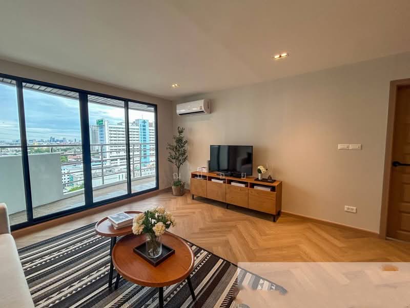 Floraville Condominium, Bangkok, 51 Pattanakarn, Suan Luang, Bangkok, 2 Bedrooms, 122 sqm, Condo For Sale, by คุณปอย, 500493105 - DDproperty.com